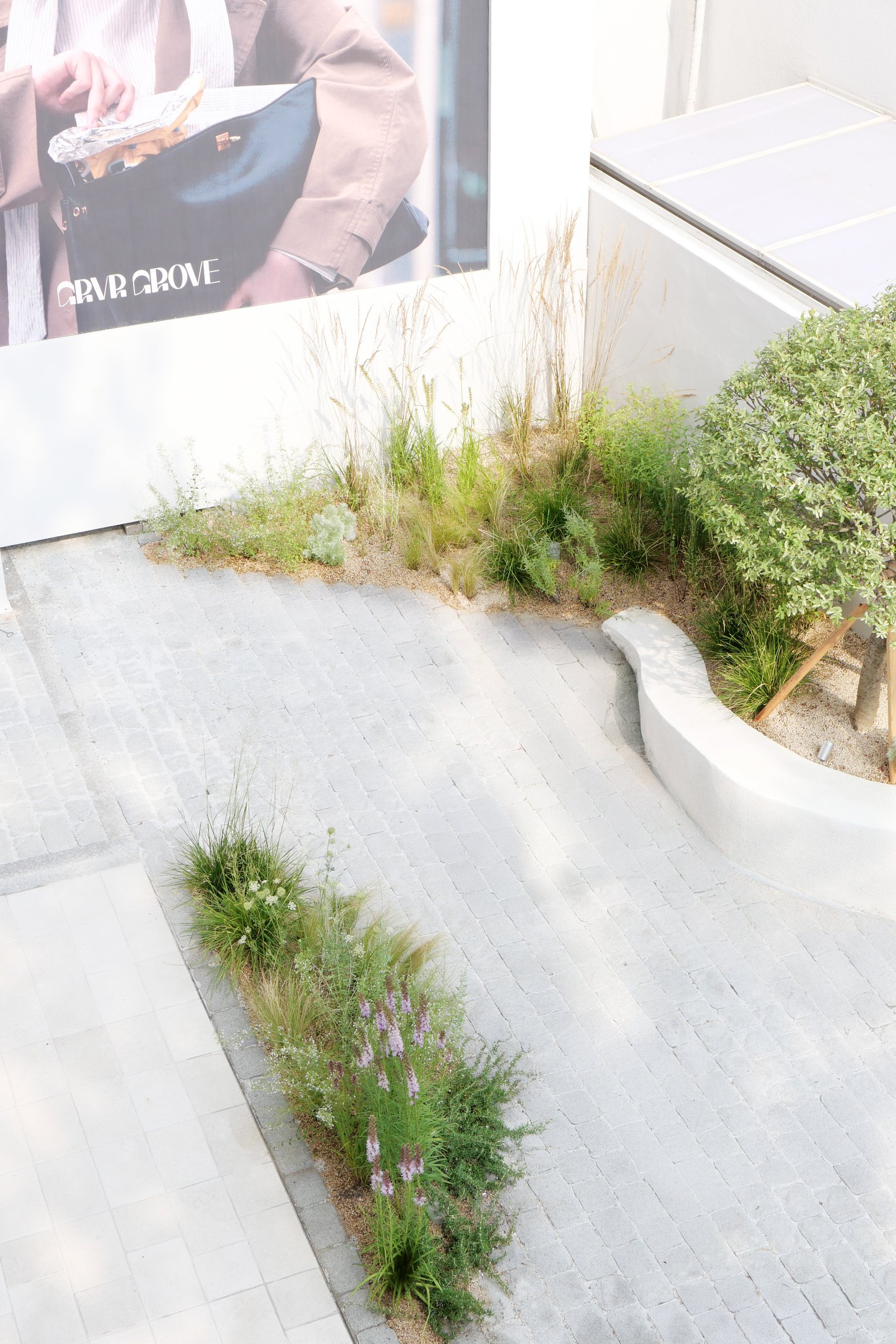 Grove Hannam Showroom — 1F Entrance Garden 3